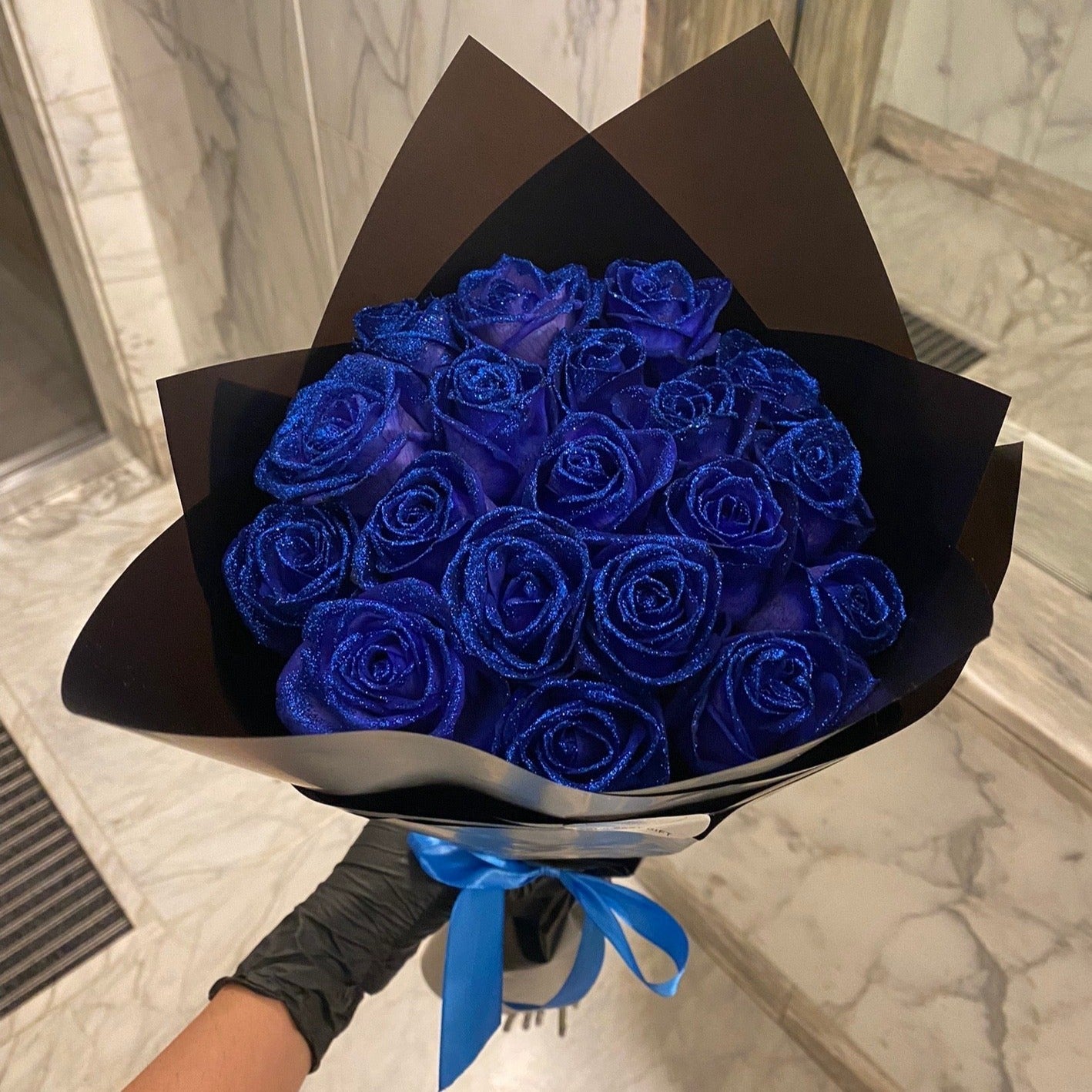 50% OFF🔥GLITTER ROSE BOUQUET